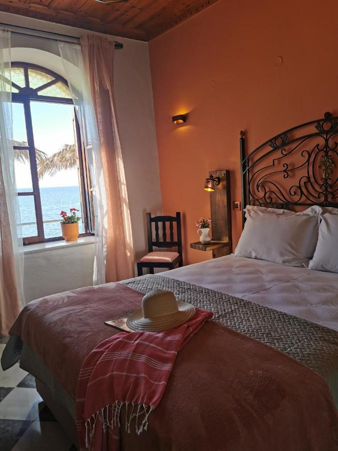 Terracotta Boutique Beach Studios Mithimna Exterior foto