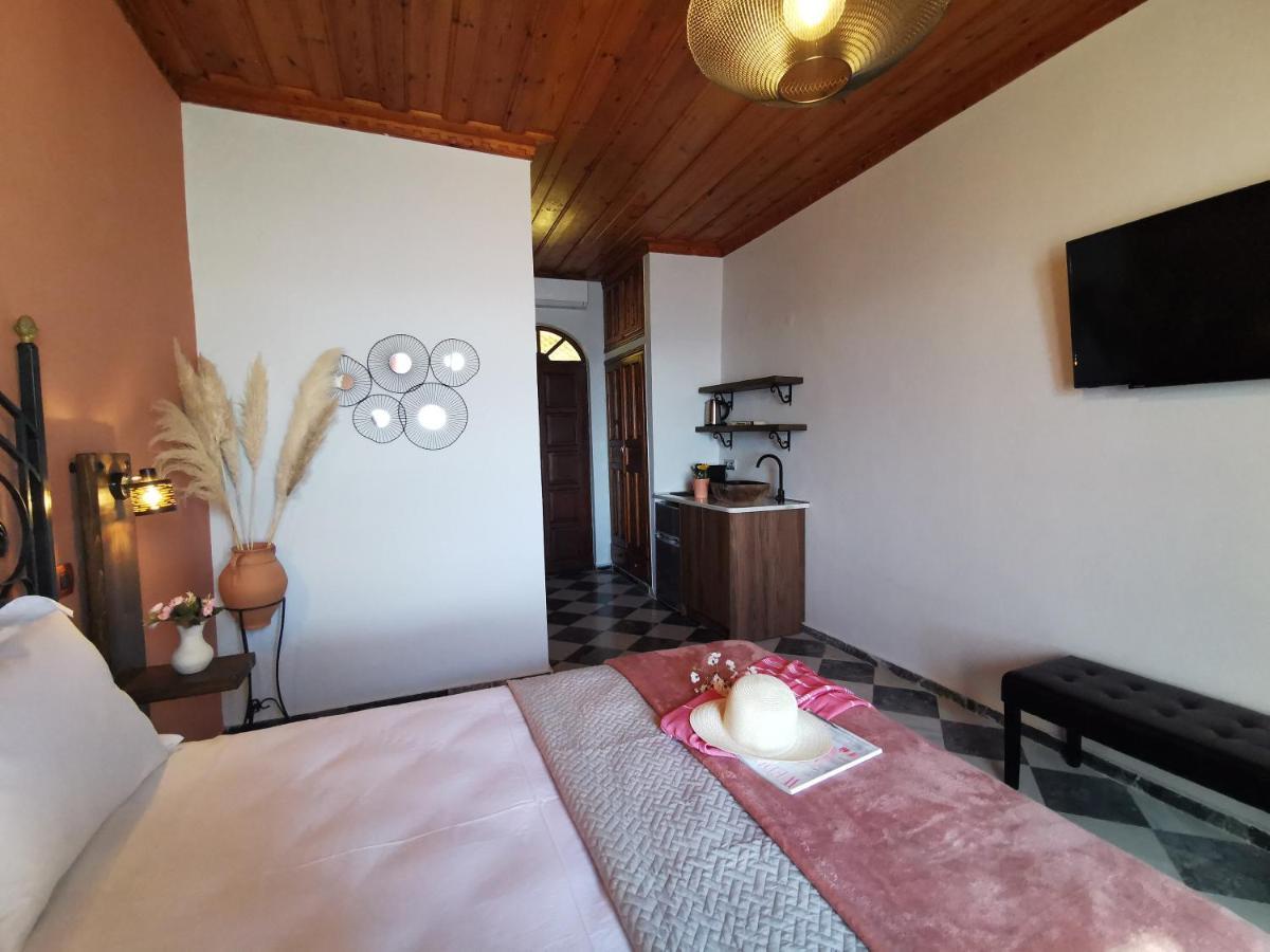 Terracotta Boutique Beach Studios Mithimna Exterior foto